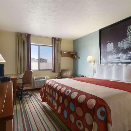Super 8 By Wyndham Park City/North Wichita Area Exteriér fotografie
